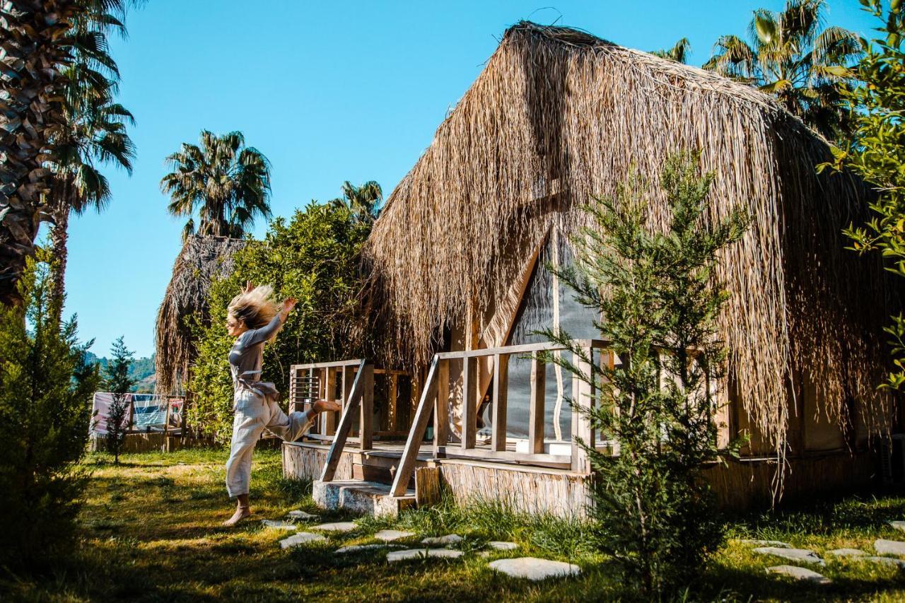 Вилла The Hill Glamping Чирали Экстерьер фото